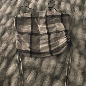 Black and gray plaided shirt